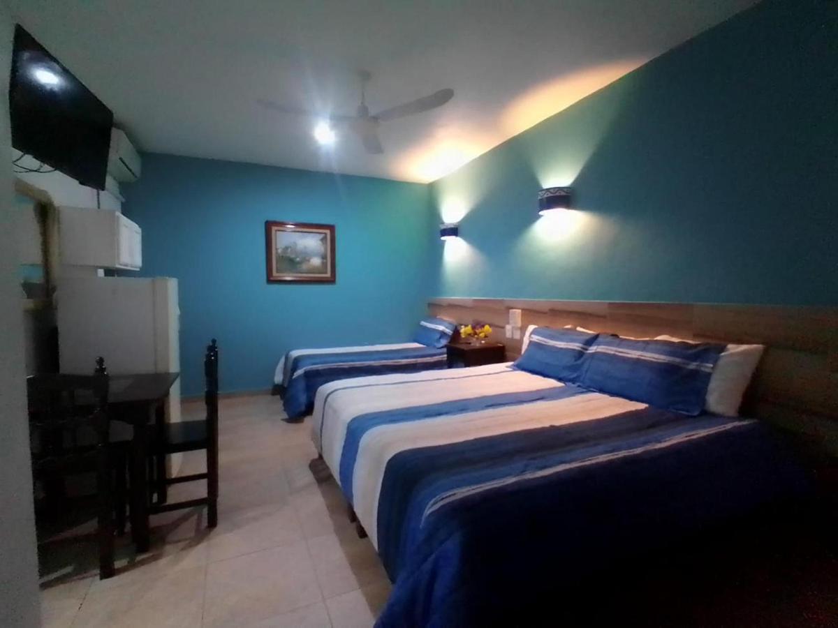Hotel Acuario PLAYA DEL CARMEN Habitación foto